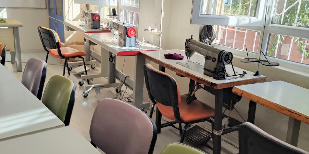 Kahramanmaraş’ta Köy Yaşam Merkezleri Vatandaş ve Öğrencilere Destek Olmaya Devam Ediyor