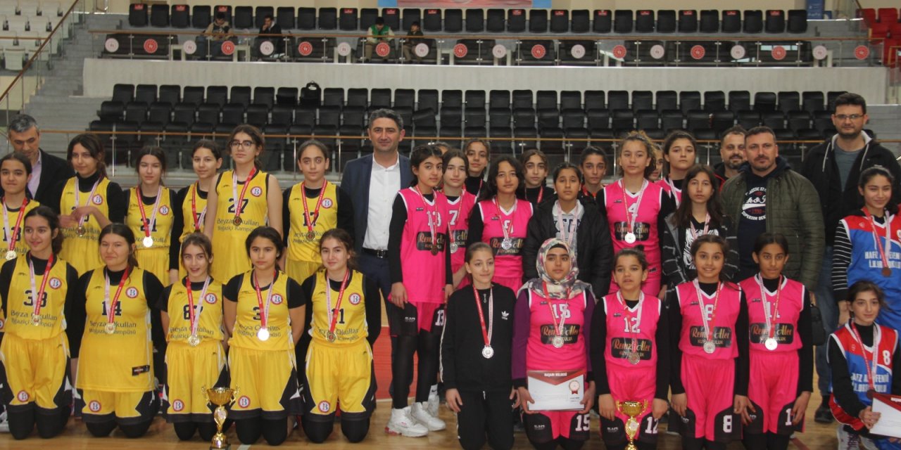 Kahramanmaraş'ta Okul Sporları Küçükler Basketbol İl Birinciliği Turnuvası Tamamlandı