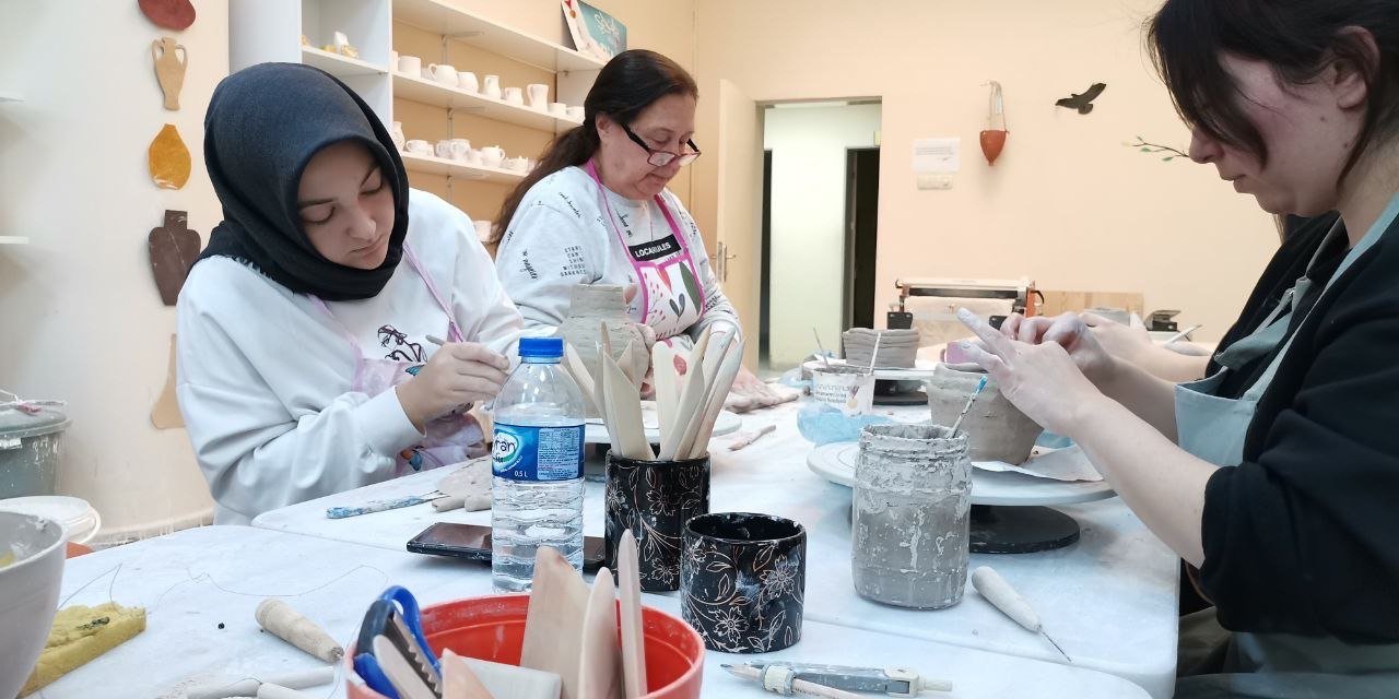 Kahramanmaraş’ta Çamuru Sanata Dönüştürüyorlar