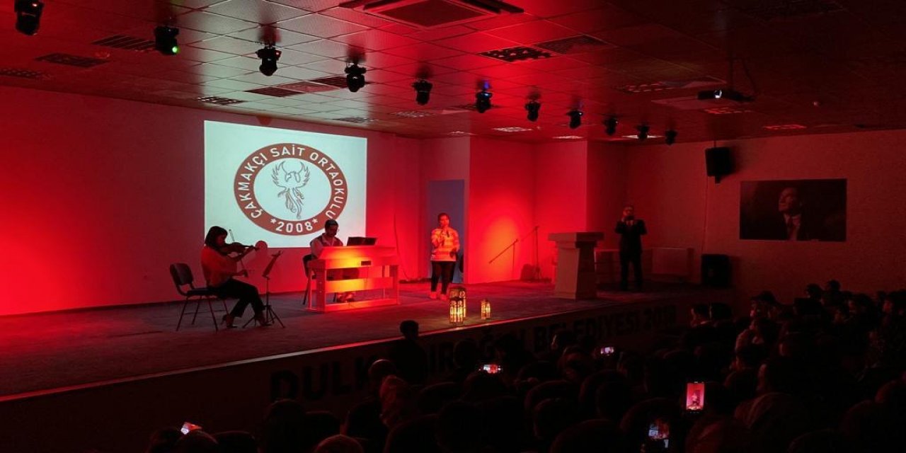 Kahramanmaraş’ta Öğrencilerin Şiir Dinletisi Büyüledi