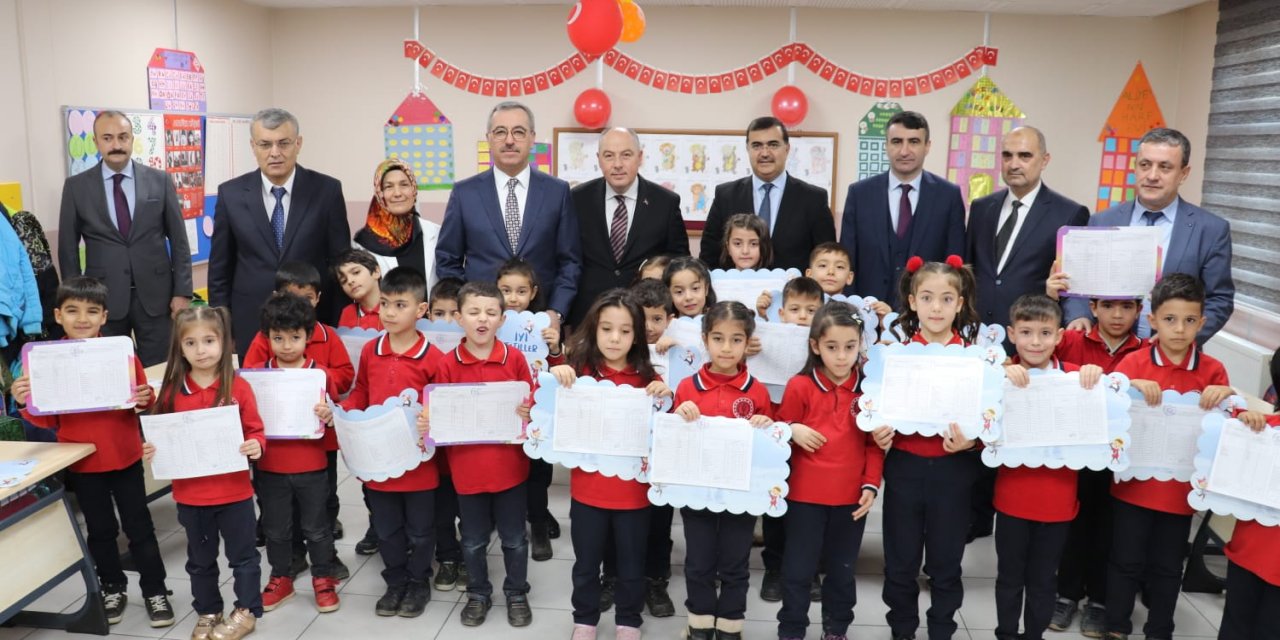 Kahramanmaraş’ta Dönem Sonu Karne Töreni Gerçekleştirildi