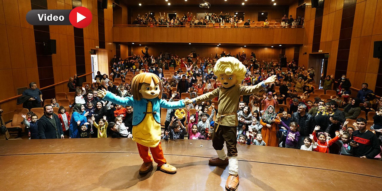 Kahramanmaraş’ta Minikler Maysa ve Bulut Gösterisini Çok Sevdi