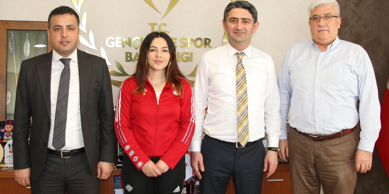 Kahramanmaraşlı Safiye Dünya 2.si Oldu