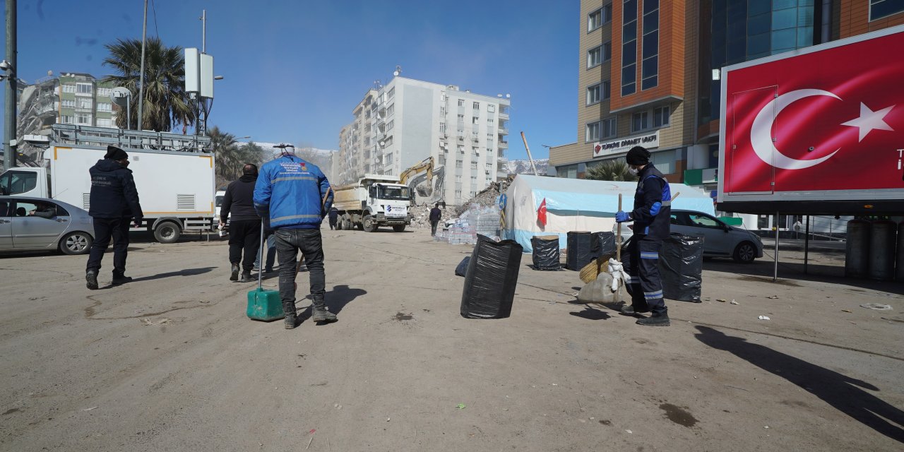 Kahramanmaraş’ta Deprem Sonrası Temizlik Çalışmaları Sürüyor