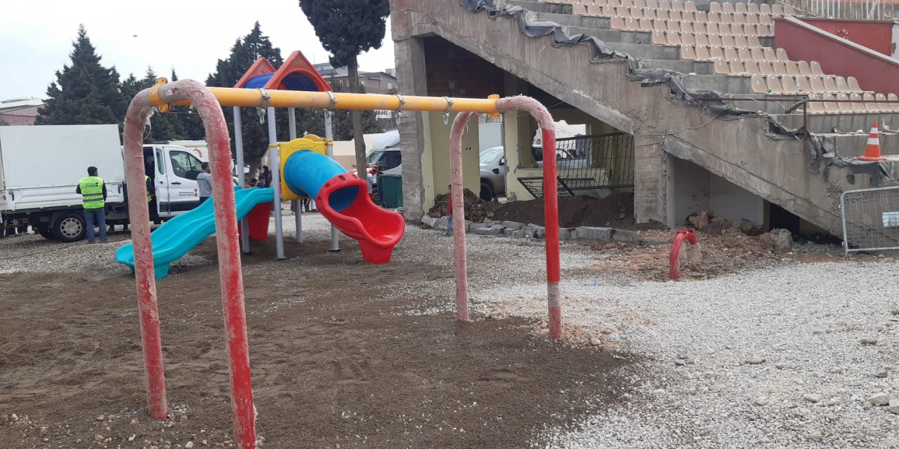 Kahramanmaraş’taki Konteyner ve Çadır Kentlere Çocuklar İçin Oyun Grupları