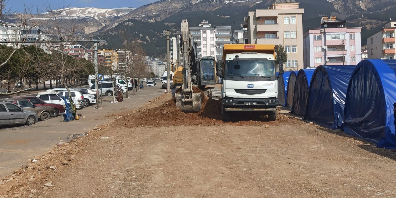 Kahramanmaraş’ta Geçici Konaklama Alanlarında Alt ve Üstyapı Çalışmaları Sürüyor