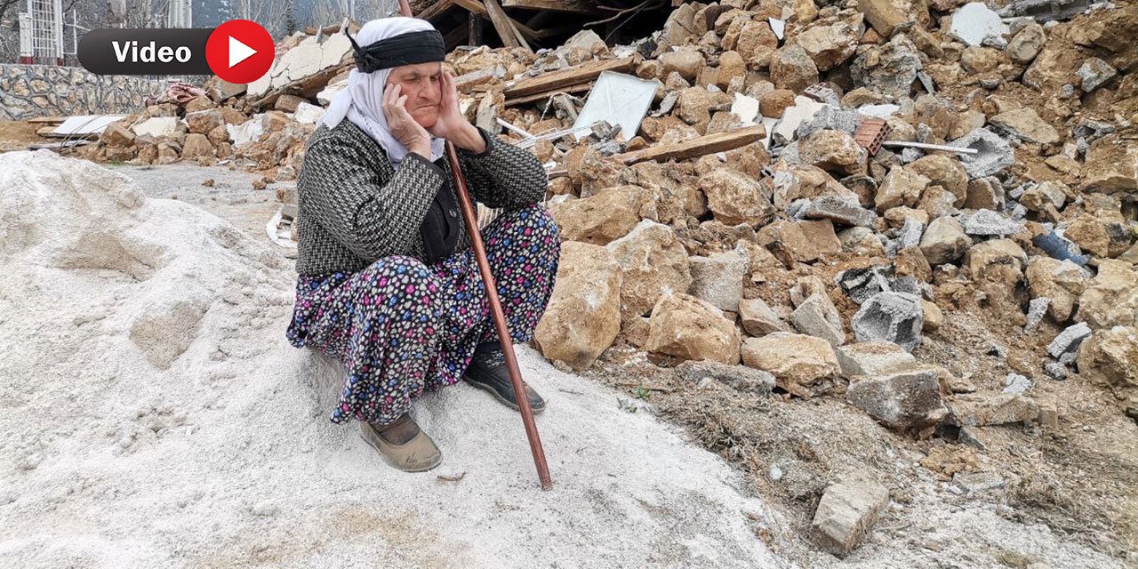 Kahramanmaraş’ta Yıkılan Evinde 85 Yıllık Hatırasını Aradı