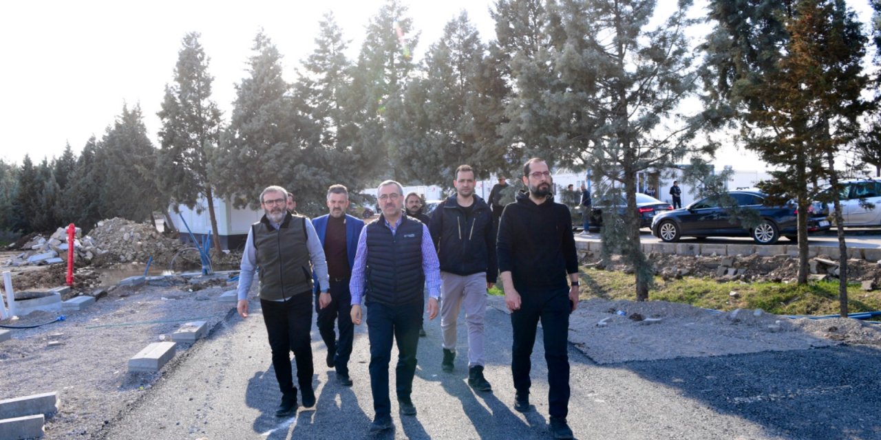 Kahramanmaraş'ta Geçici Barınma Merkezlerinin Kurulumu Sürüyor