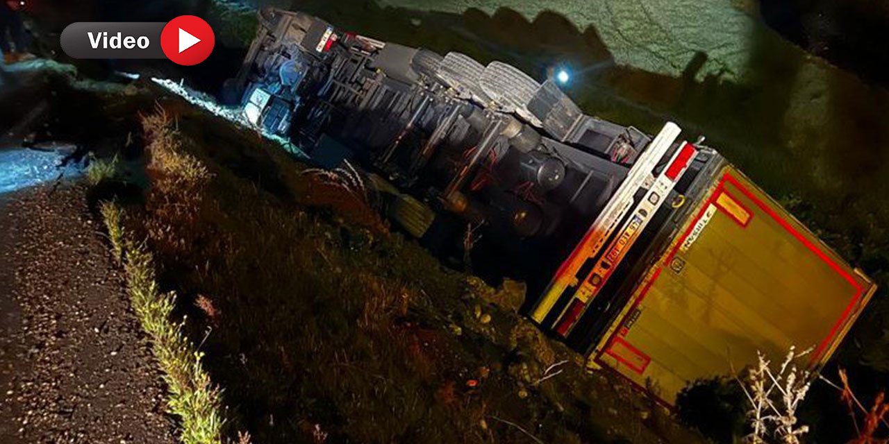 Kahramanmaraş’ta Yardım Tırı Şarampole Devrildi