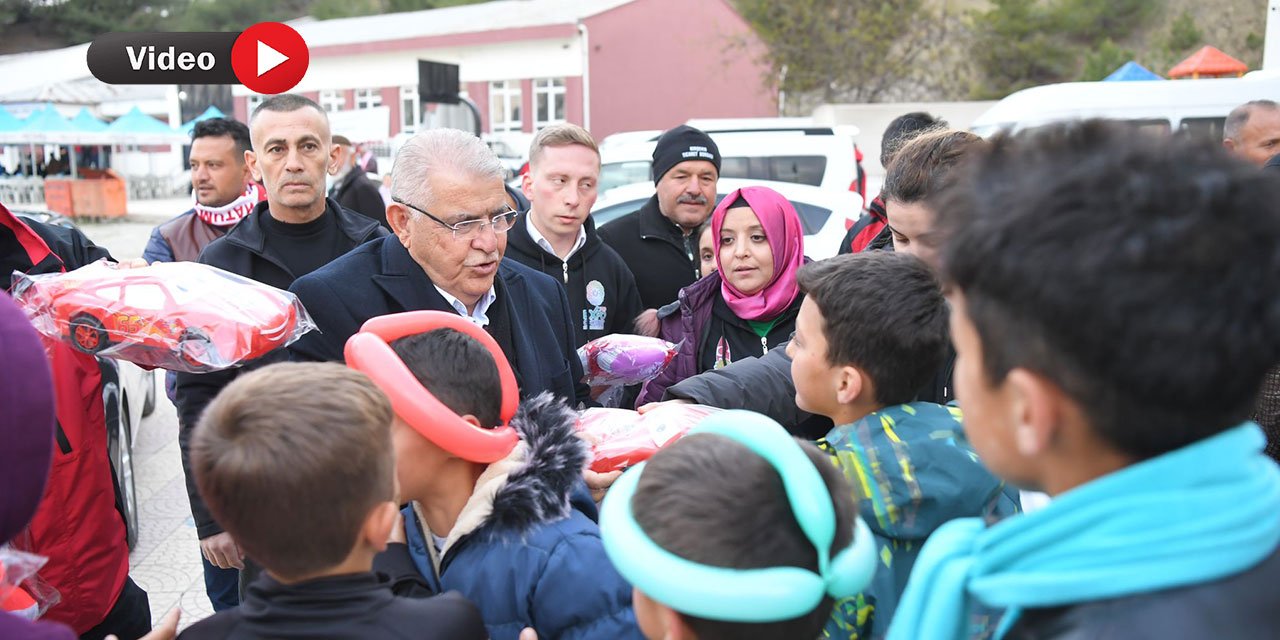 Onikişubat Belediyesi, İftar Sofrasını Kürtül Mahallesi’ne Kurdu