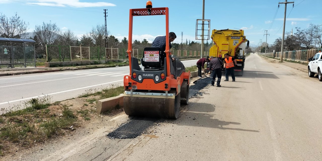 Kahramanmaraş'ın Kuzey İlçelerinde Hasarlı Yollar Onarılıyor