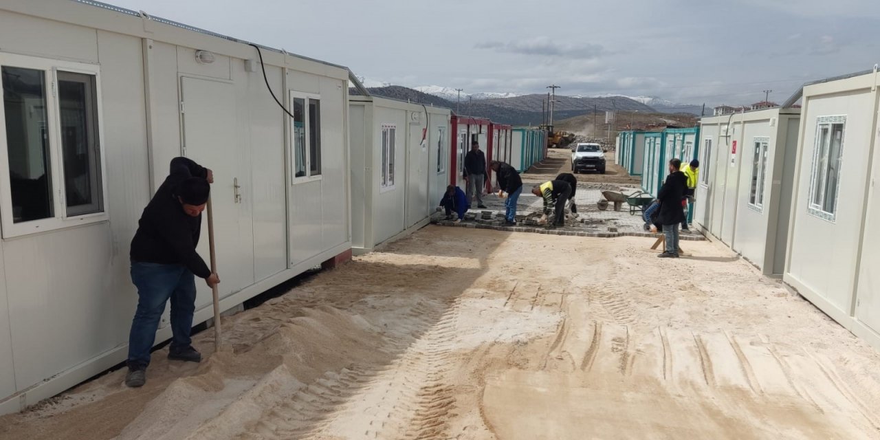 Kahramanmaraş’ta Geçici Konaklama Merkezlerinde Çalışmalar Sürüyor