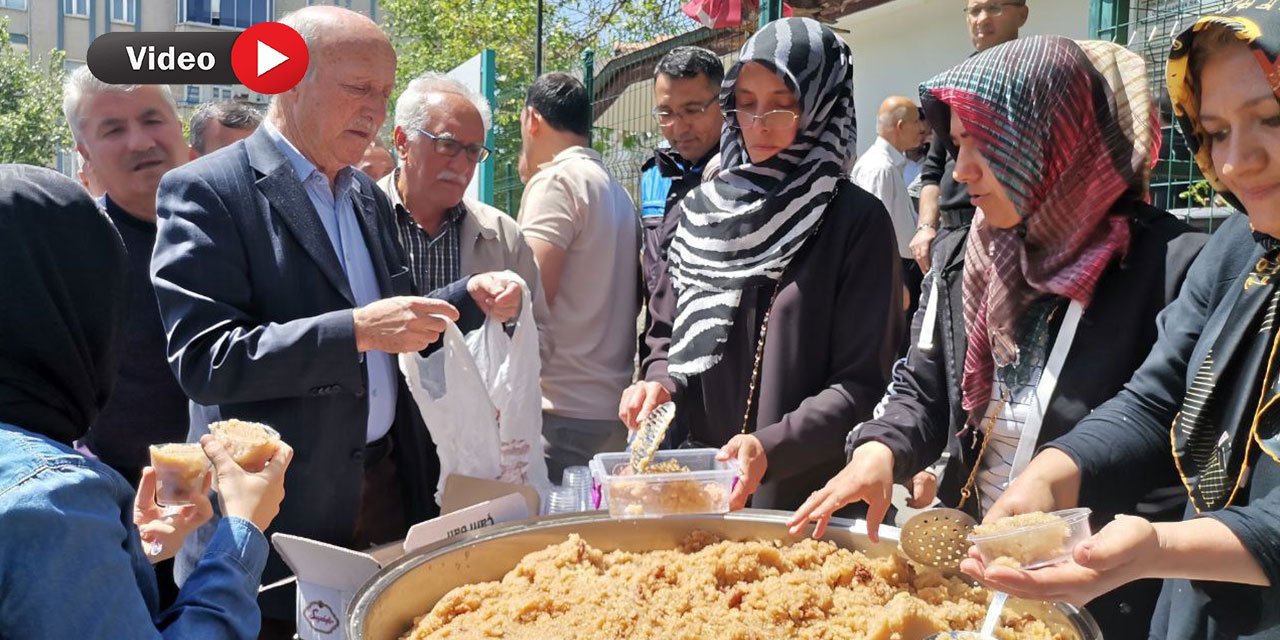 Kahramanmaraş'ta Deprem Şehitleri İçin Helva Dağıtıldı