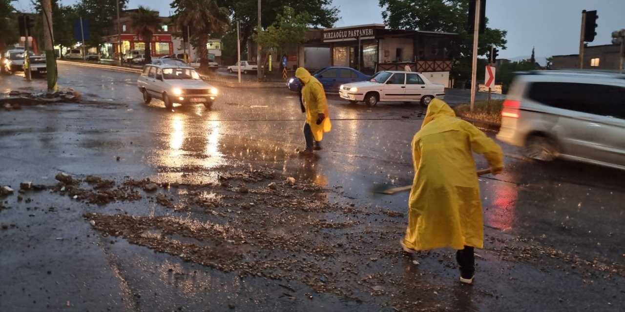 Kahramanmaraş Büyükşehir’den Sağanak Yağışa Anında Müdahale