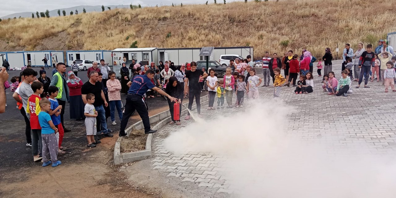 Kahramanmaraş’ta Depremzedeler Afetlere Karşı Bilinçlendiriliyor