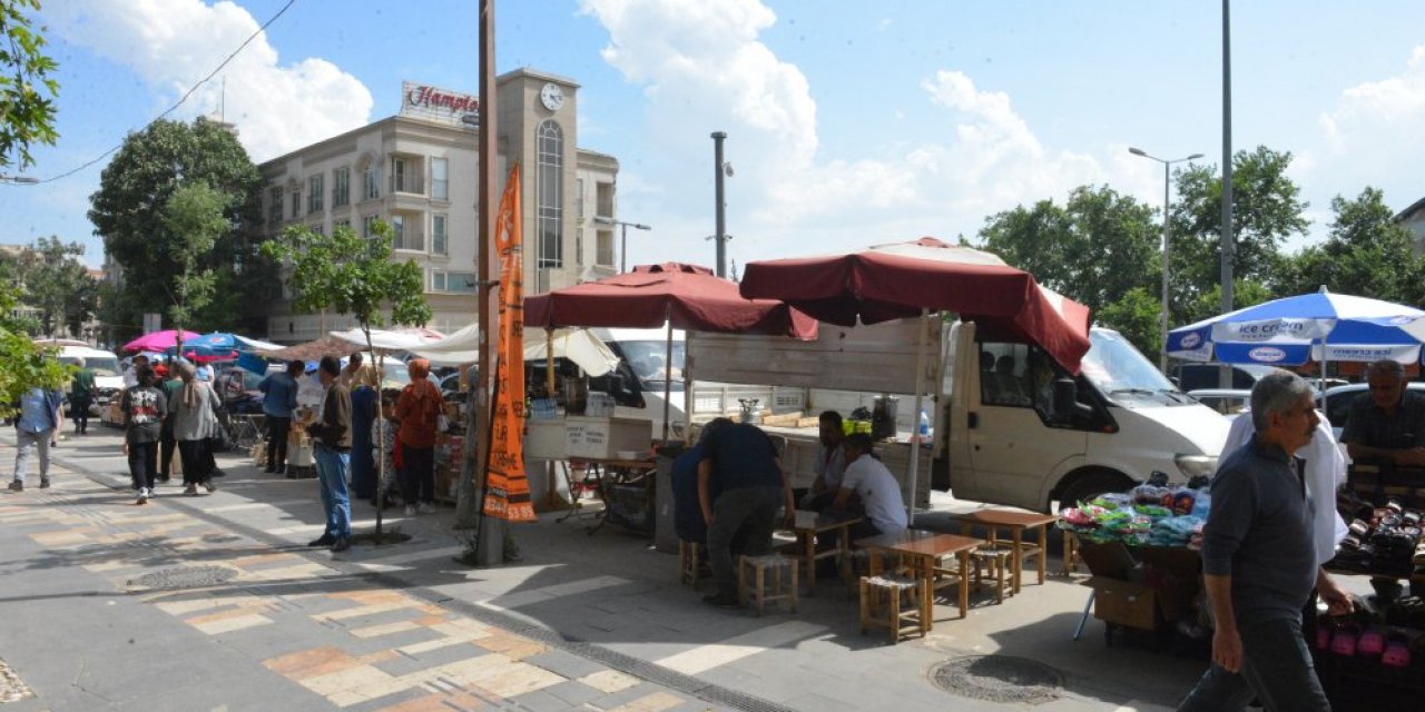 Kahramanmaraş'taki Seyyar Satıcılar Kontrol Altına Alınmalı
