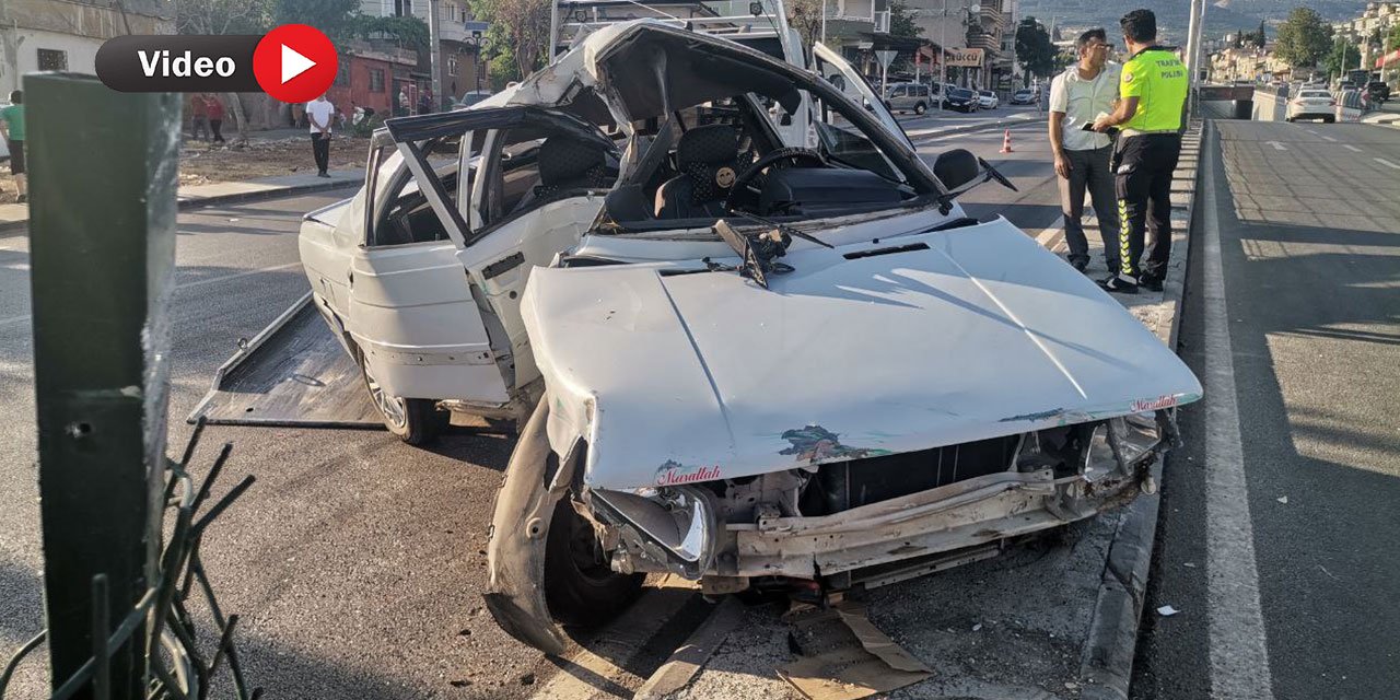 Kahramanmaraş’ta Otomobil Aydınlatma Direğine Çarptı: 3 Yaralı