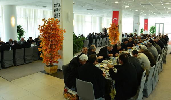 BAŞKAN POYRAZ MUHTARLARLA HİZMETTE 10 YILI DEĞERLENDİRDİ