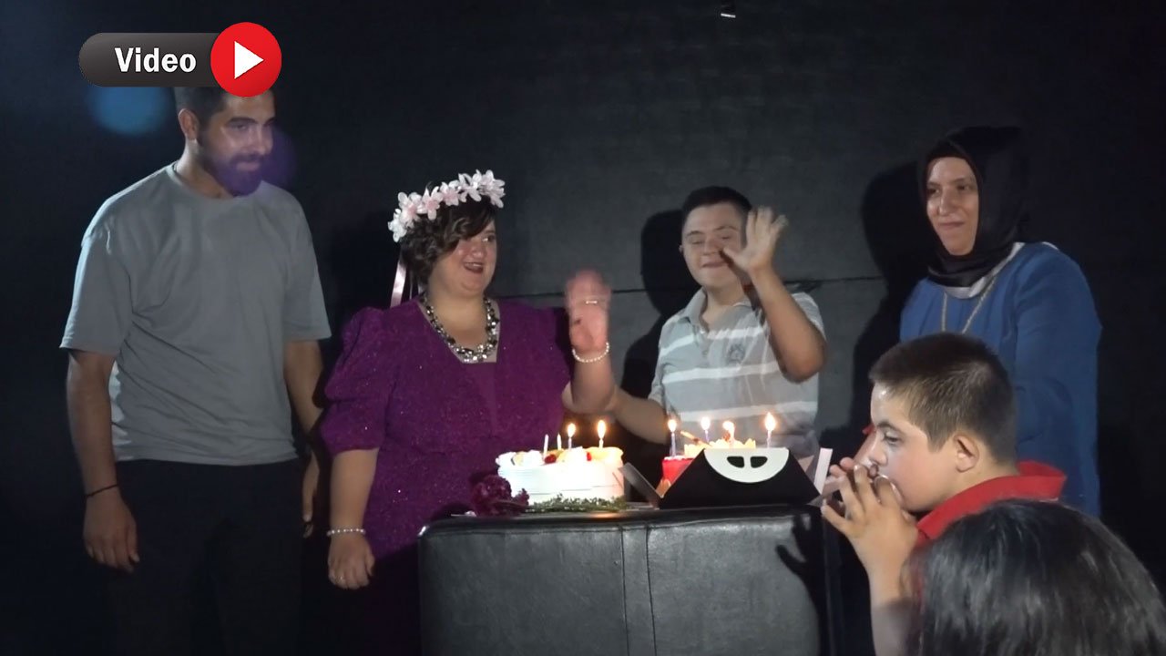 Kahramanmaraş'ın Kalbindeki +1 Sokağı'nda Renkli Bir Doğum Günü Şöleni