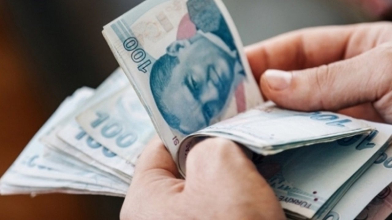 Bakan Duyurdu: 3,3 Milyar TL Yaşlı ve Engelli Aylıklarını Hesaplara Yatırıldı!