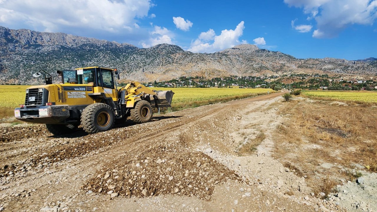 Kahramanmaraş Andırın'ın Kırsal Mahallelerinde Yolların Yüzü Güldü