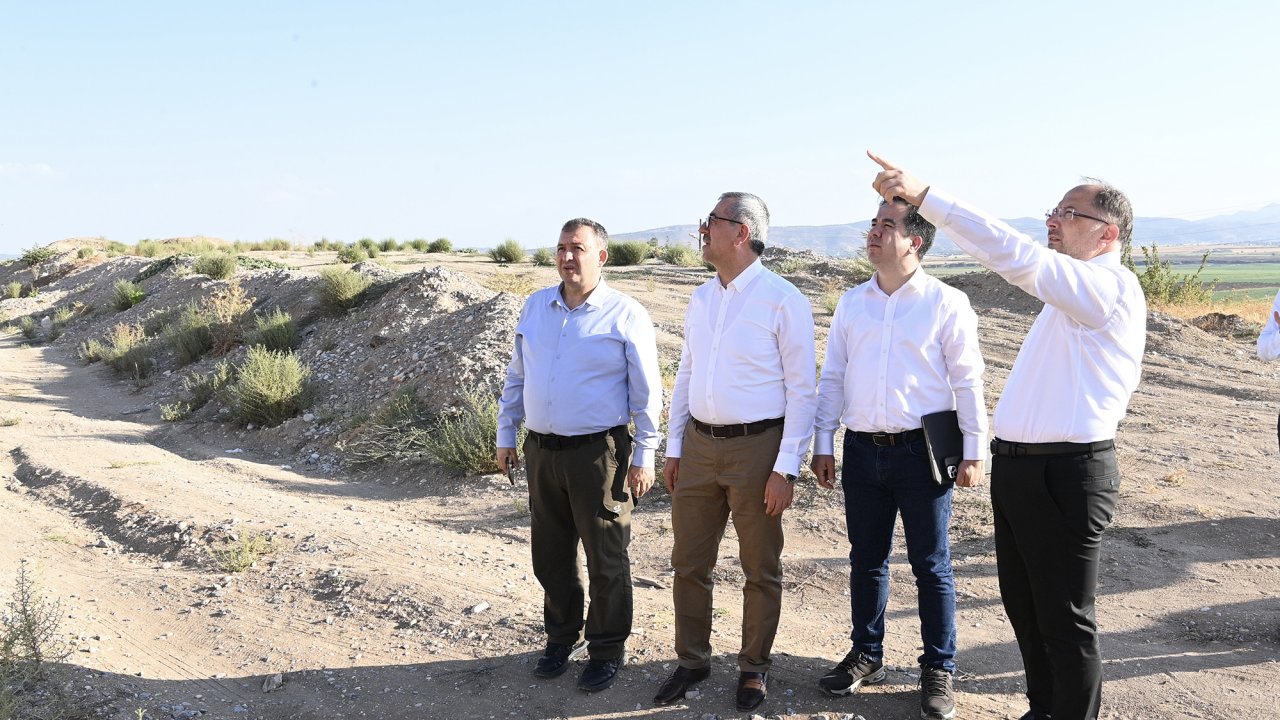 Dirençli Kahramanmaraş Yükseliyor: Başkan Güngör ve Bakan Yardımcısı Gürgen Sahada