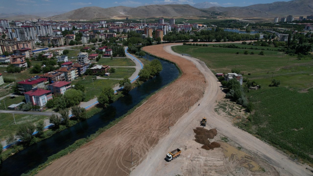 Kahramanmaraş Elbistan'a Yeşil Bir Nefes: 60 Bin Metrekarelik Millet Bahçesi Geliyor!
