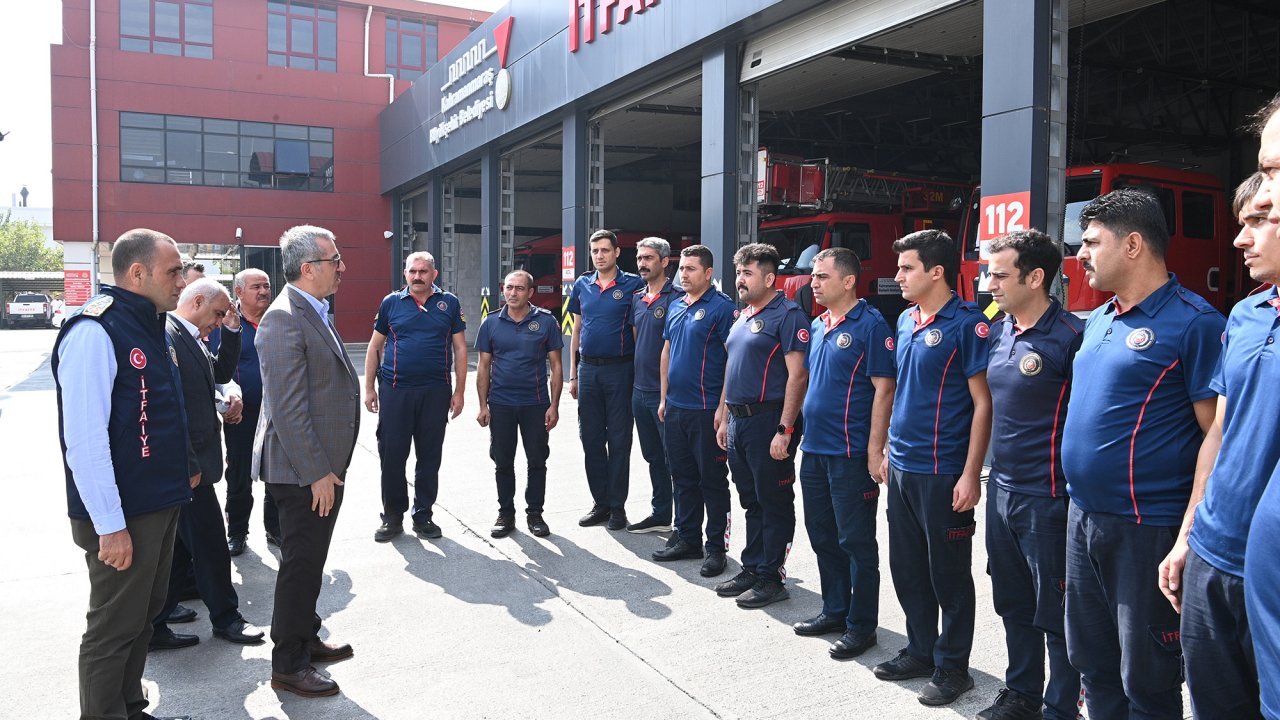 Kahramanmaraş İtfaiyesi Göğsümüzü Kabarttı: Başkan Güngör'den Övgü Dolu Ziyaret!