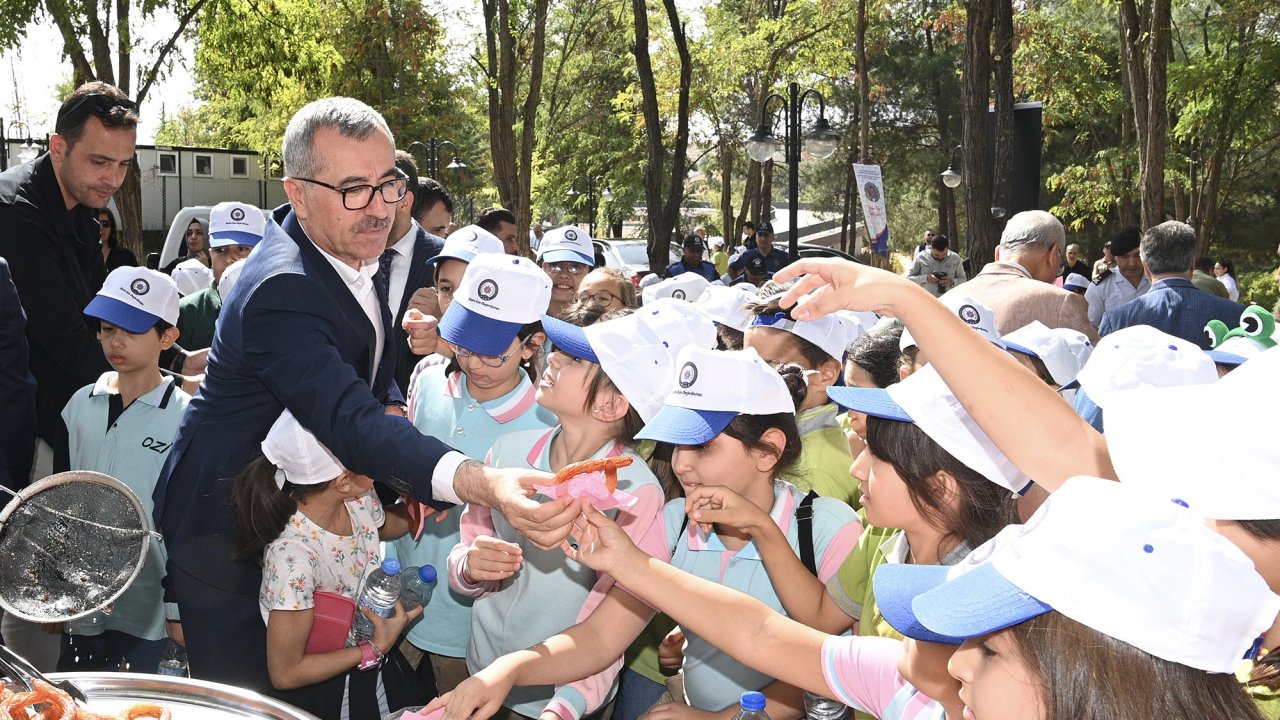 Kahramanmaraş'ta Sevgi Dolu Bir Gün: Başkan Güngör, 300 Öğrenciyle Buluştu!