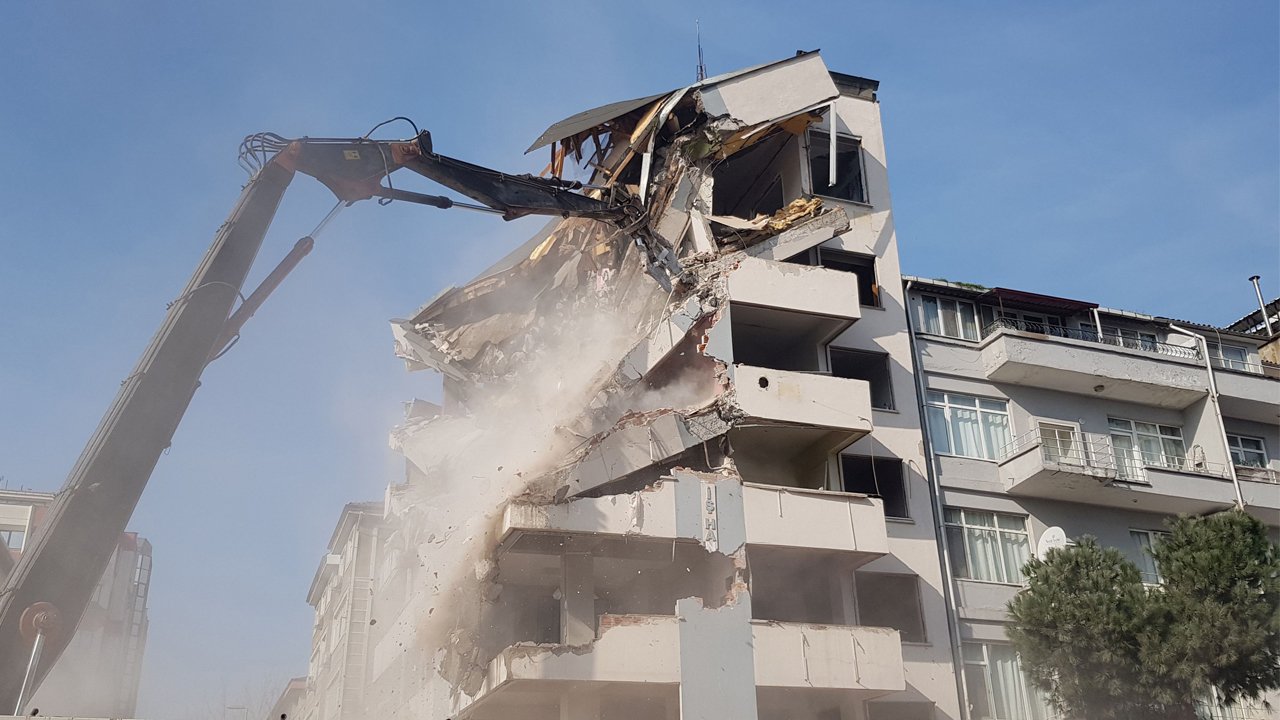 Deprem Bölgesinde Yıkım Kararları İptal Davalarındaki Süreçler Hız Kazanıyor: Adalet Yolda!