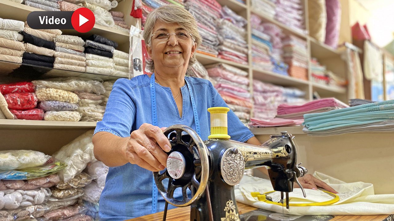 70 Yıllık Dikiş Makinesiyle Çeyizlere Hayat Veriyor: 1980'de Kahramanmaraş'ta Öğrendiği El Sanatları