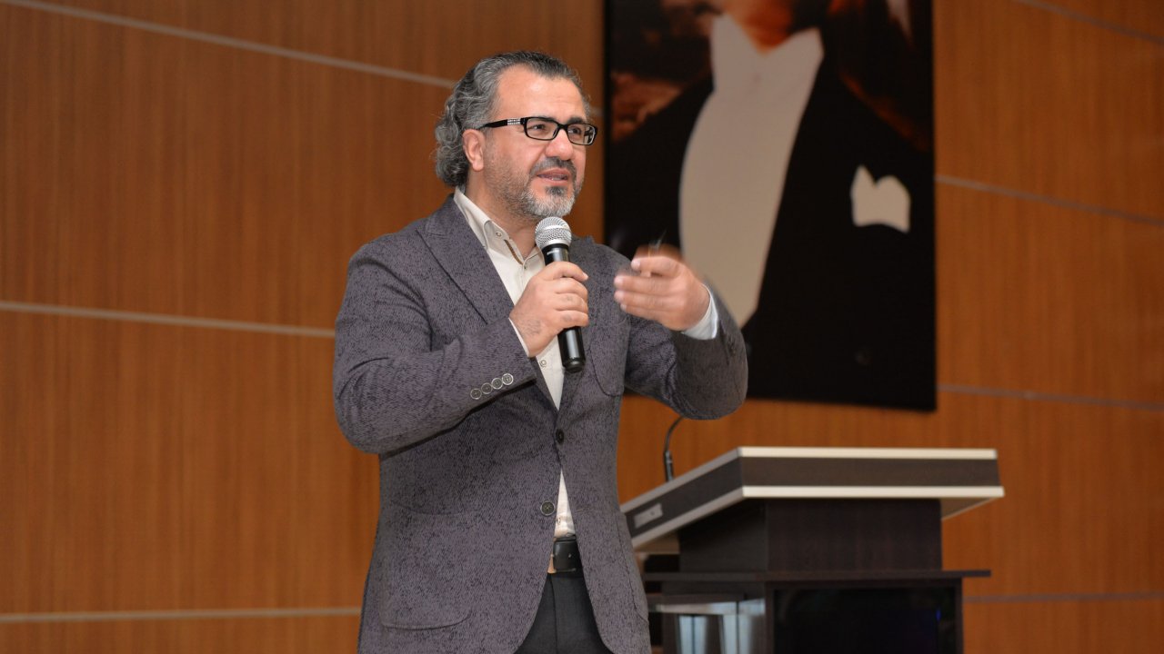 Kahramanmaraş'ta Mutlu Ailelerin Sırları: Sıtkı Aslanhan ile 'Bu Çağda Aile Olmak'