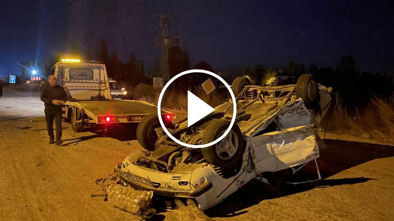 Kahramanmaraş'ta İki Otomobil Çarpıştı: 2 Kişi Yaralandı: Son Durum!