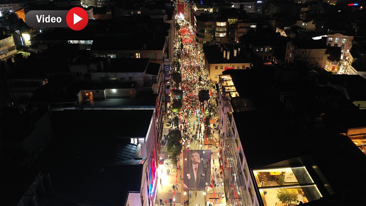 Kahramanmaraş Caddesi'nde Fener Alayı Düzenlendi