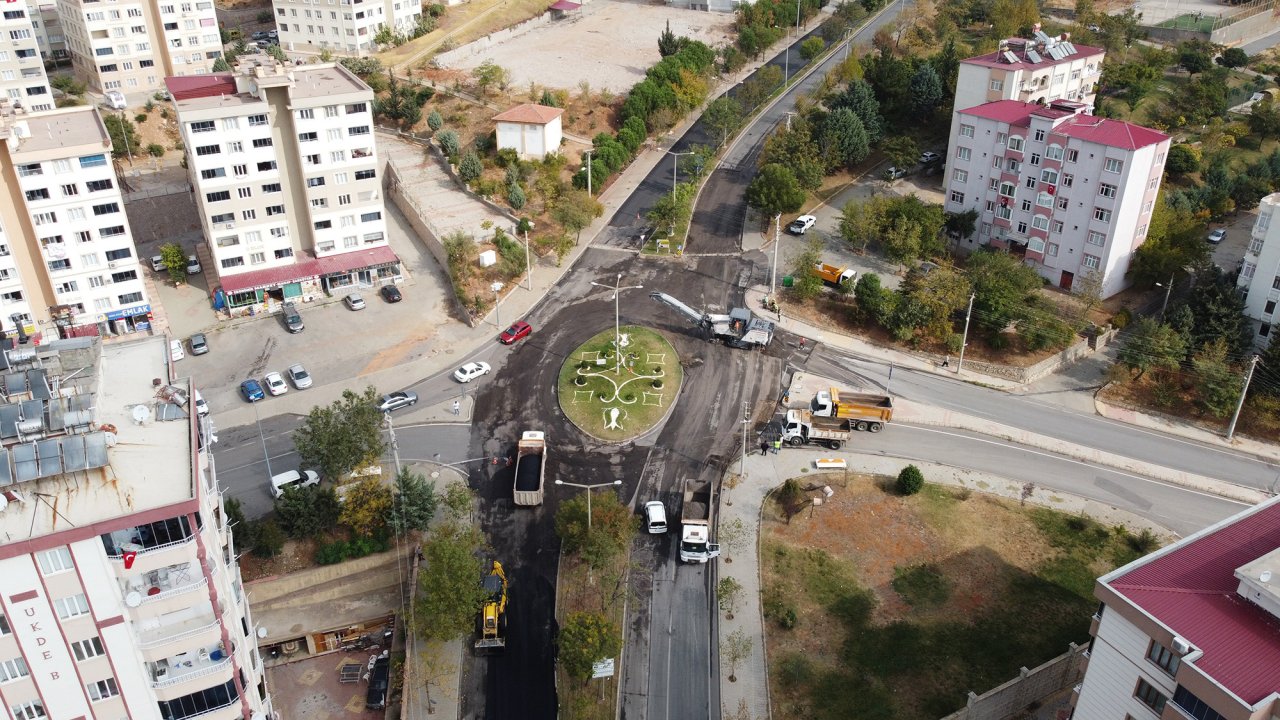Kahramanmaraş'ta Asfalt Devrimi: Binevler'de Yepyeni Yol!