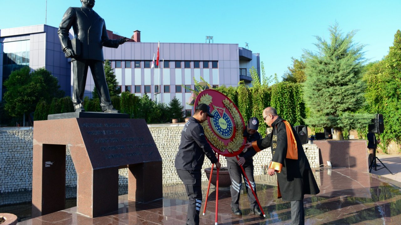10 Kasım'ı Özel Kılan Anma Töreni: KSÜ'de Atatürk'e Saygı Duruşu
