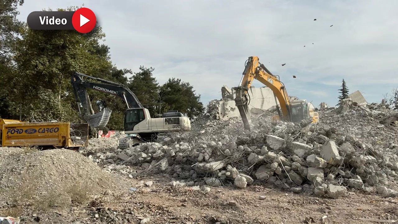 Kahramanmaraş'ta Deprem Sonrası Yıkım Çalışmaları Hız Kesmiyor!
