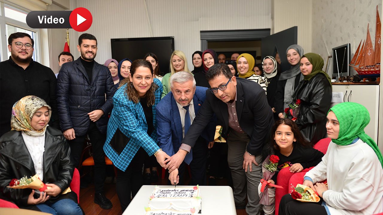 Mustafa Taş'tan Öğretmenlere Gül Dolu Sürpriz: Anlamlı Buluşma