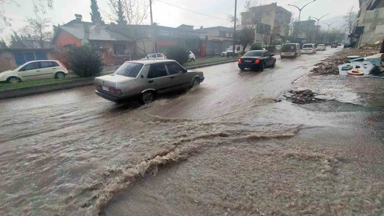 Meteoroloji Uyardı: Kahramanmaraş'a Gök Gürültülü Sağanak Geliyor!