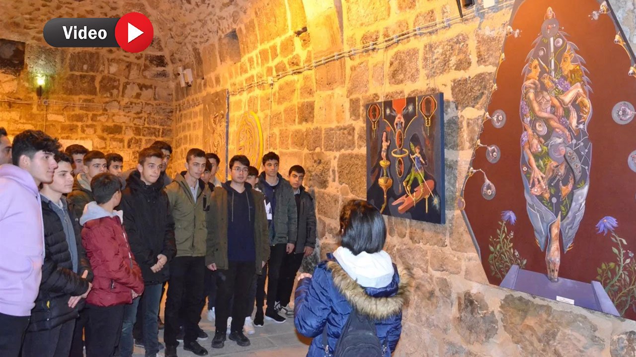 Kahramanmaraş'ta Sanat Rüzgarı Esti: 1. Akdeniz Bienali Sergisi Son Buldu!