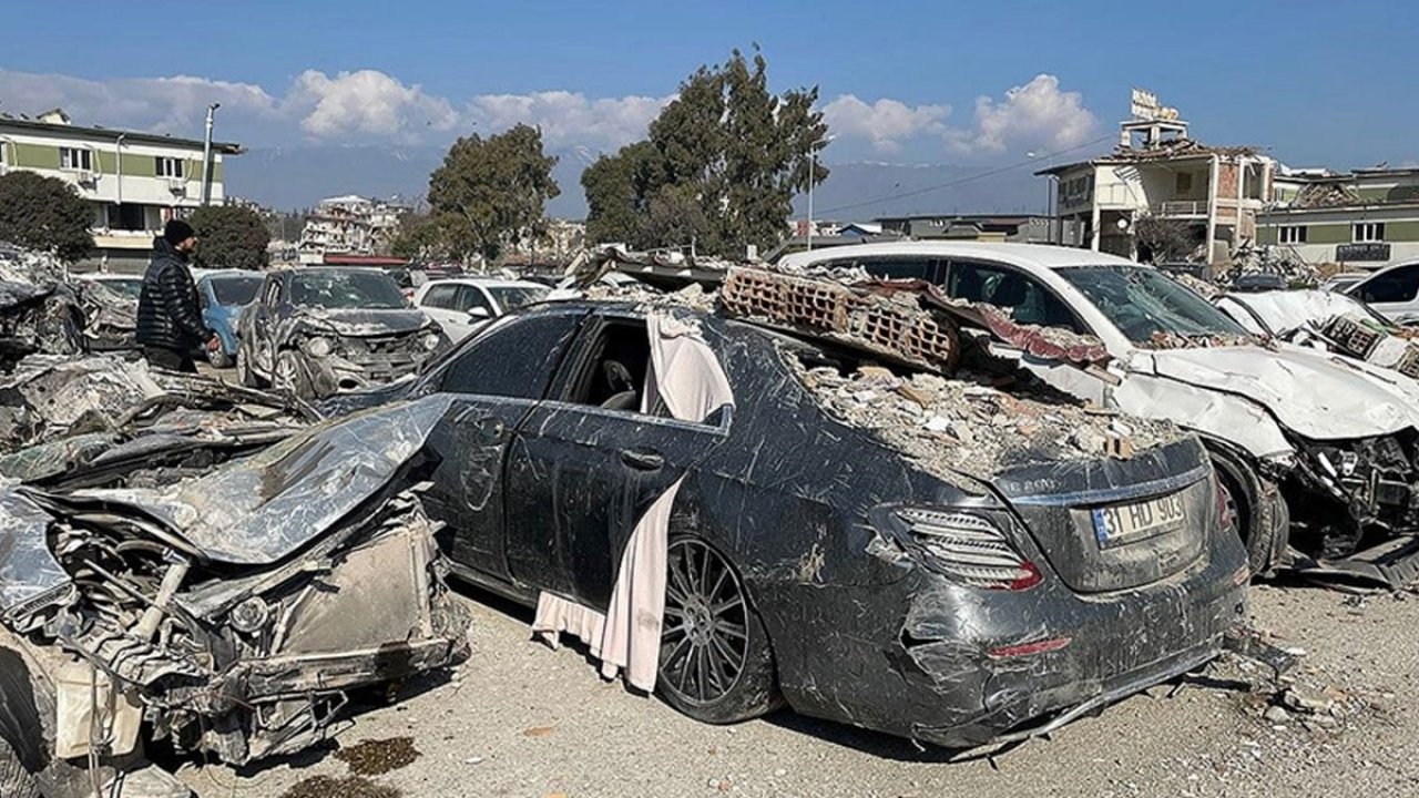 Bilgileri Kahramanmaraş Depreminde Ağır Hasar Alan Araçlarla Değiştirilen 16 Otomobil Ele Geçirildi