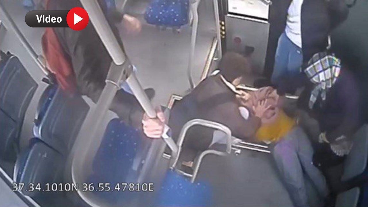 Kahramanmaraş'ta Yolda Fenalaşan Kadın Halk Otobüsüyle Hastaneye Götürüldü