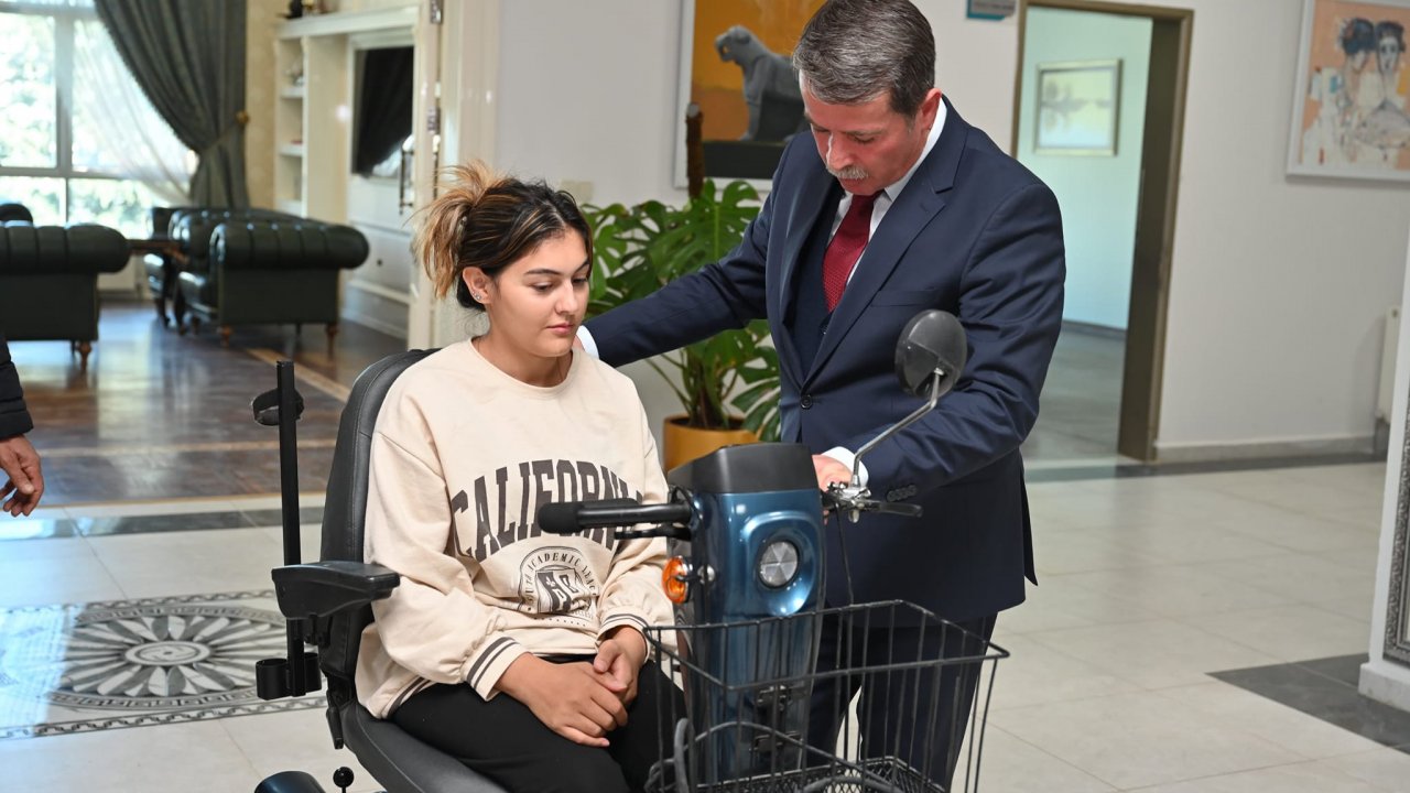 Engellilere Güç Veren Hediye: Türkoğlu Belediyesi'nden Akülü Araba!