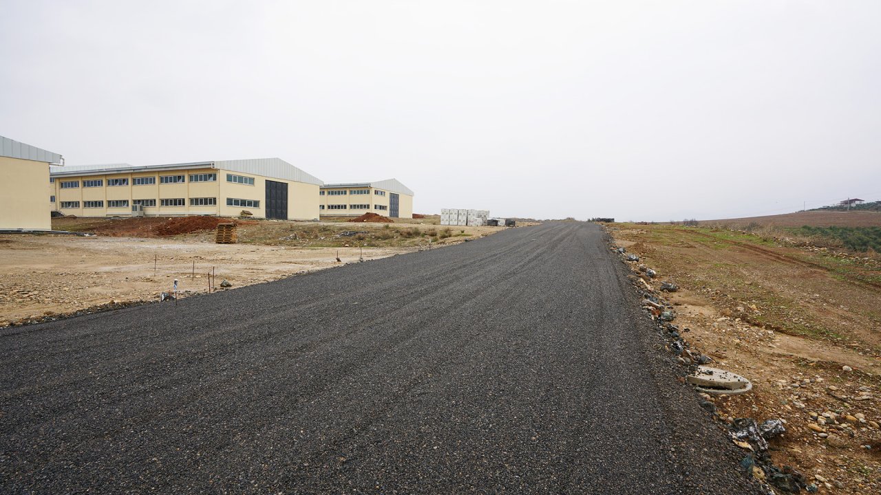 Kahramanmaraş'ta Büyükşehir, KSÜ Ulaşımını Asfaltla Güçlendiriyor