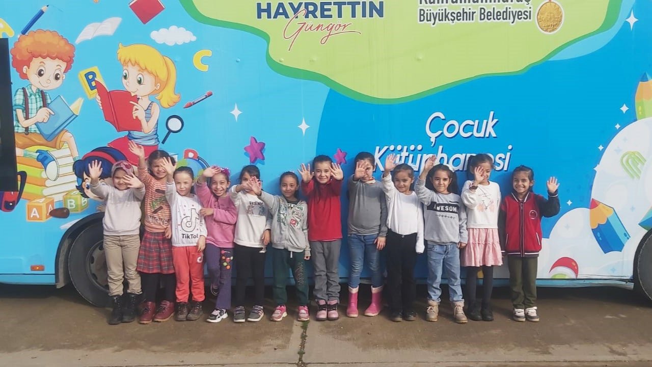 Kahramanmaraş'ta Minik Zihinleri Açan Mobil Çocuk Kütüphanesi: Eğlence ve Öğrenme Bir Arada!