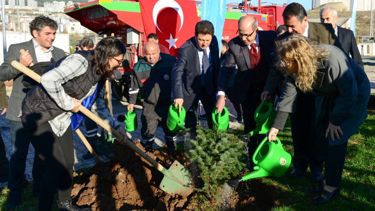 Kahramanmaraş'ta Geleceğe Nefes: Cumhuriyetimizin 100. Yılında Fidan Dikim Şöleni!