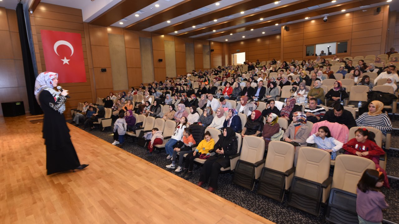 Kahramanmaraş Göksun Belediyesi'nden Güçlü Bir Mesaj: Zor Zamanlarda Aile Olmak!