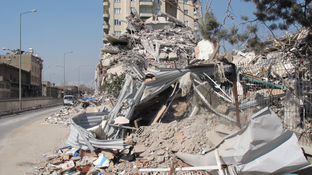 Depremde 14 Kişinin Öldüğü Kahramanmaraş'taki Otel'in Yaşıyıcılarında Yetersizlik Tespit Edildi