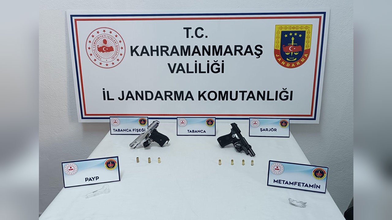 Kahramanmaraş'ta Hareketli An: Jandarma, Seyir Halindeki Araçta Uyuşturucu Avında!