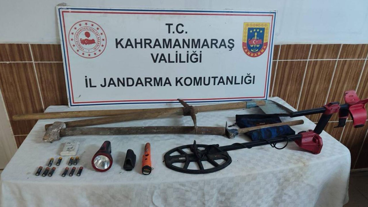 Kahramanmaraş'ta Define Avı: Suçüstü Yakalanan 3 Yabancı Kaçak Kazıcı!